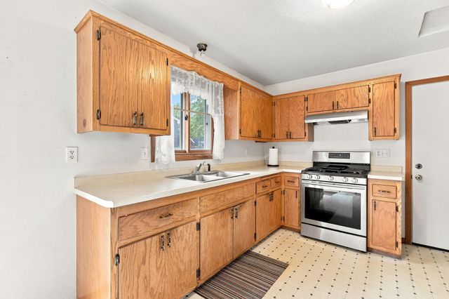 19 Heights Road NW, Saint Michael, MN 55376
