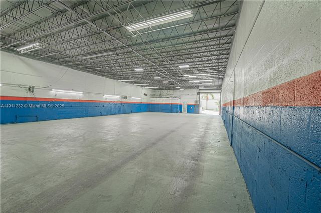 809 NW 1st St, Fort Lauderdale, FL 33311