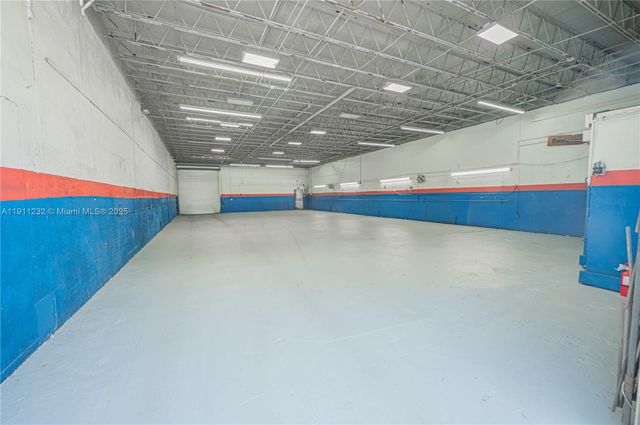 809 NW 1st St, Fort Lauderdale, FL 33311