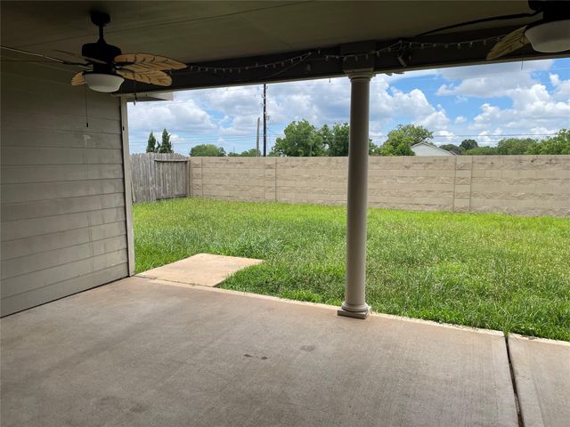 25615 Winford Estate Dr, Richmond, TX 77406