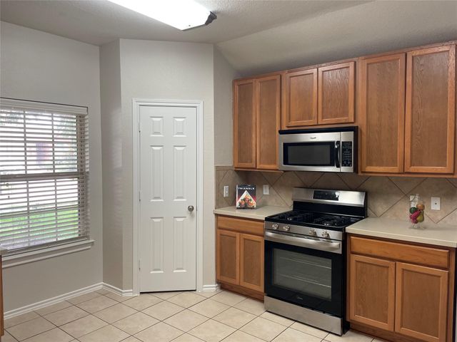 25615 Winford Estate Dr, Richmond, TX 77406