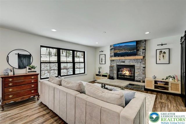 208 Bryan Drive, Polk Twp, PA 18333