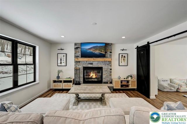 208 Bryan Drive, Polk Twp, PA 18333