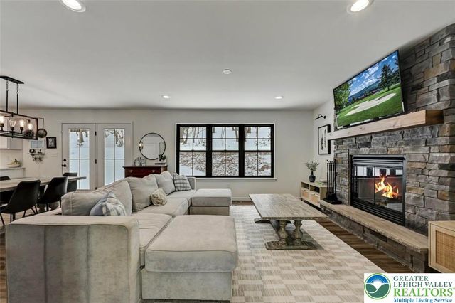 208 Bryan Drive, Polk Twp, PA 18333