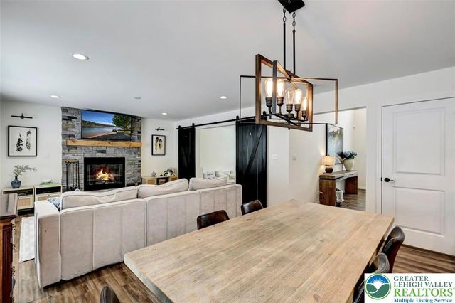 208 Bryan Drive, Polk Twp, PA 18333