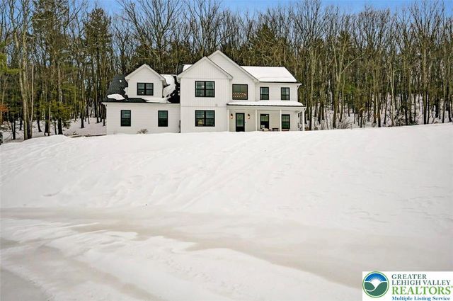 208 Bryan Drive, Polk Twp, PA 18333