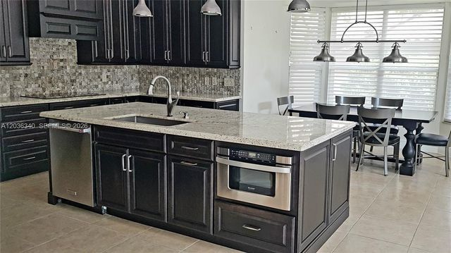 405 Sabal Way, Weston, FL 33326