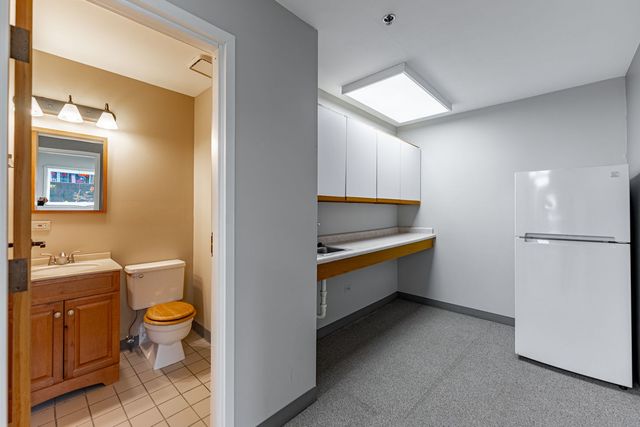 200 N Northwest Highway 101, Barrington, IL 60010