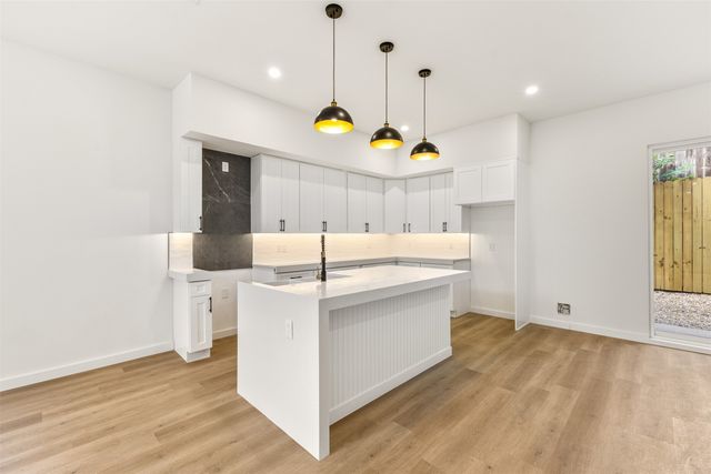 438 Bonnie View Road, Dallas, TX 75203