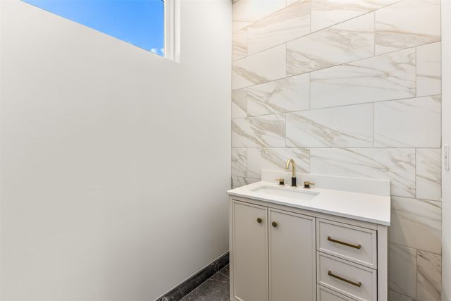 438 Bonnie View Road, Dallas, TX 75203
