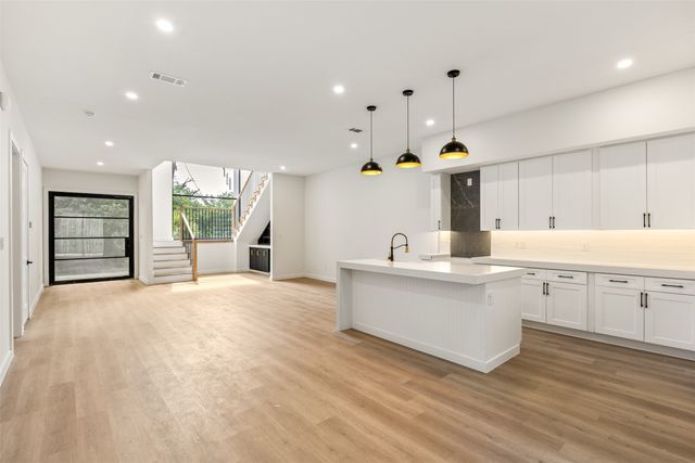 438 Bonnie View Road, Dallas, TX 75203