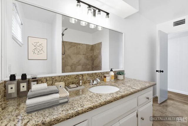 10421 Enger Street, Bakersfield, CA 93312