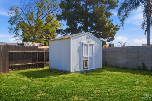 10421 Enger Street, Bakersfield, CA 93312