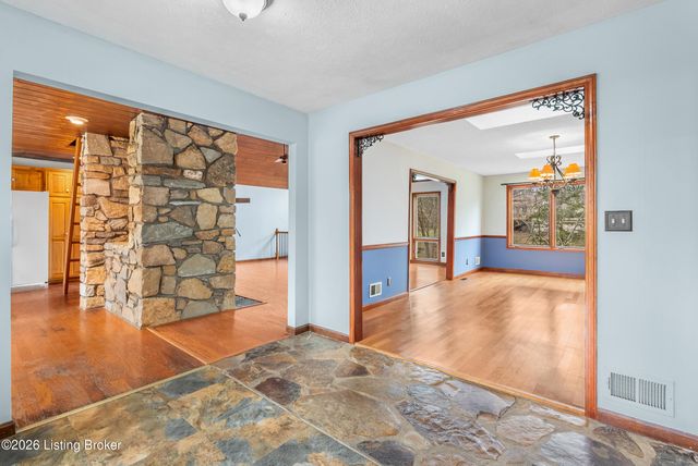 3004 Haney Dr, La Grange, KY 40031