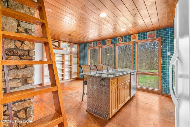 3004 Haney Dr, La Grange, KY 40031