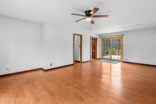 3004 Haney Dr, La Grange, KY 40031