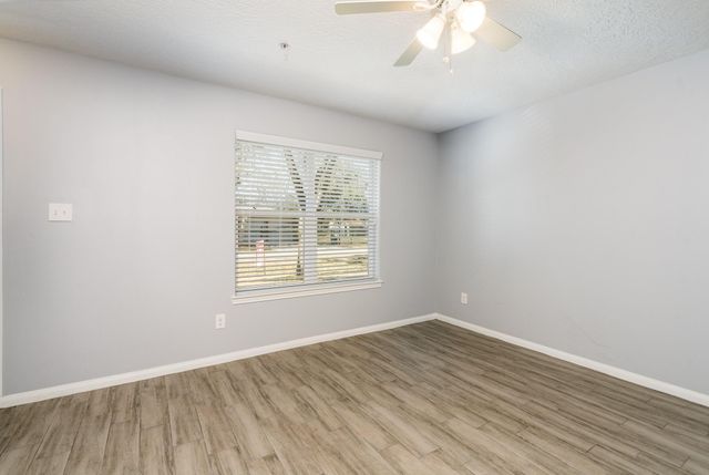 207 N Poplar Street C, Tomball, TX 77375