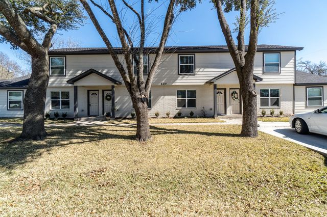 207 N Poplar Street C, Tomball, TX 77375