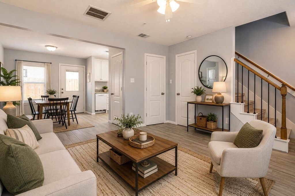 207 N Poplar Street C, Tomball, TX 77375