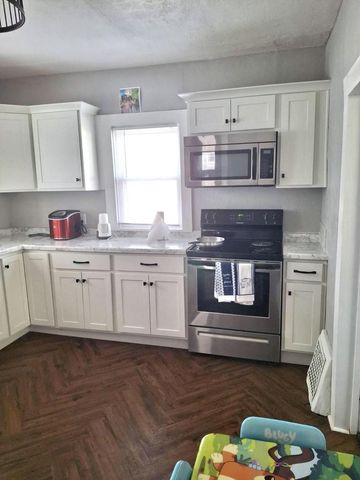 504 CEAPE AVENUE, Oshkosh, WI 54901