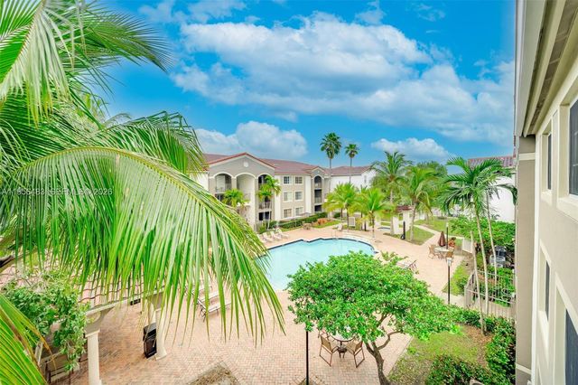 6831 SW 44th St 304, Miami, FL 33155