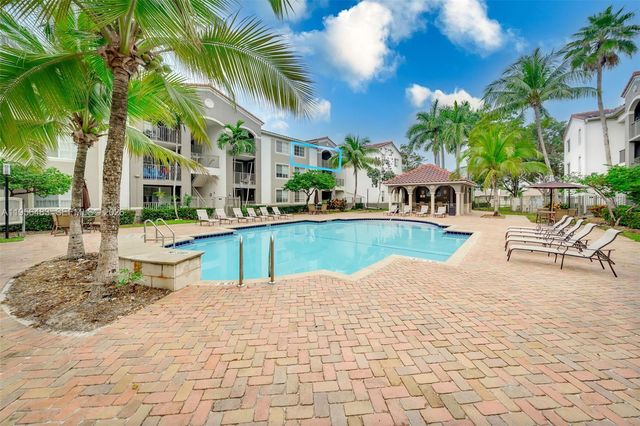 6831 SW 44th St 304, Miami, FL 33155