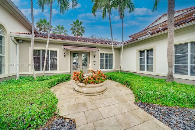 6831 SW 44th St 304, Miami, FL 33155