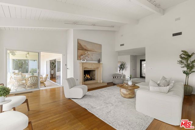 7132 Macapa Drive, Los Angeles, CA 90068