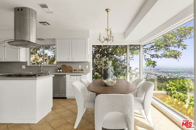7132 Macapa Drive, Los Angeles, CA 90068