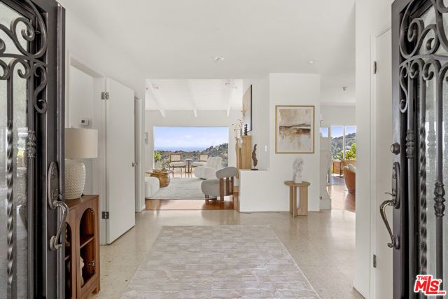 7132 Macapa Drive, Los Angeles, CA 90068