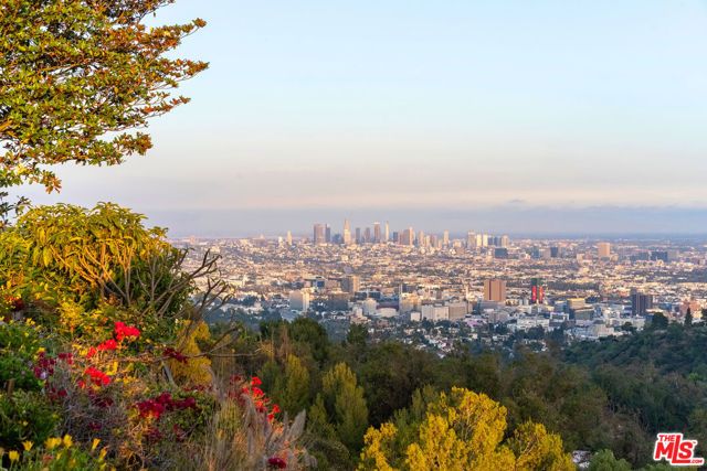 7132 Macapa Drive, Los Angeles, CA 90068
