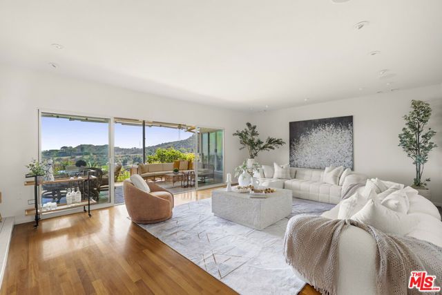 7132 Macapa Drive, Los Angeles, CA 90068