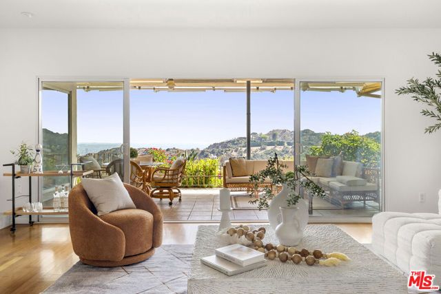 7132 Macapa Drive, Los Angeles, CA 90068