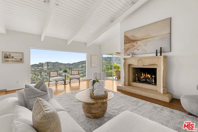 7132 Macapa Drive, Los Angeles, CA 90068