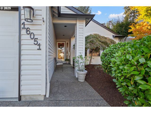16051 Sw REFECTORY Pl, Portland, OR 97224