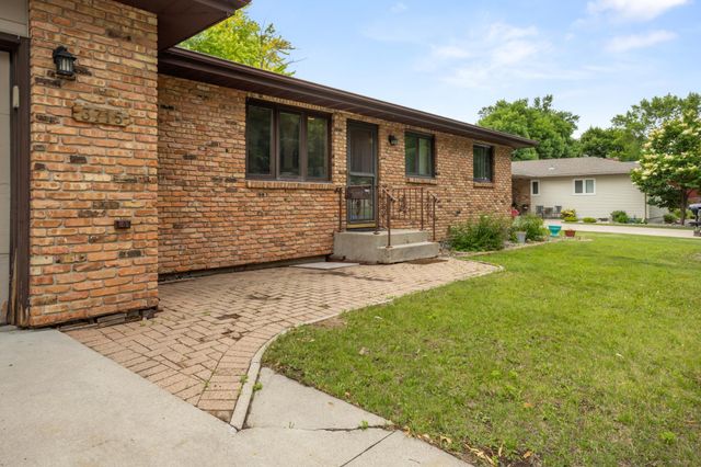 3715 Burritt Street S, Fargo, ND 58104