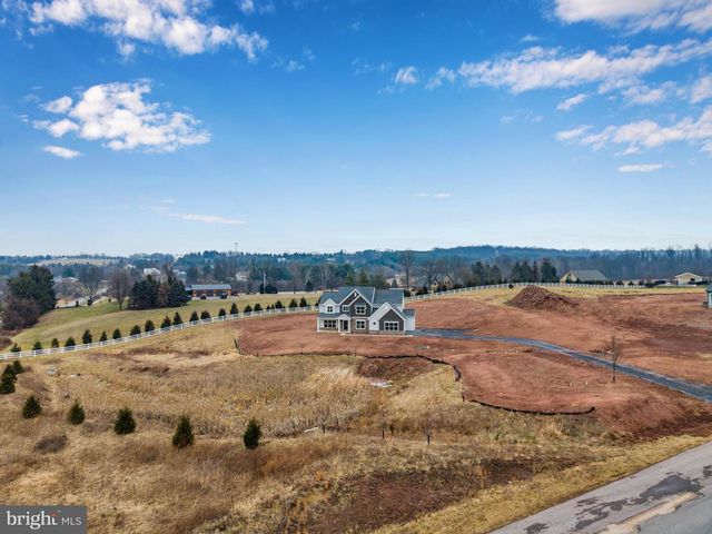 302 CEDAR ST, Dillsburg, PA 17019