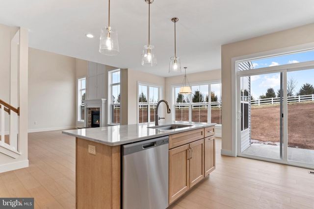 302 CEDAR ST, Dillsburg, PA 17019