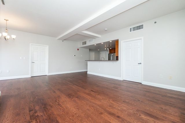 110-112 Cypress St 212, Brookline, MA 02445