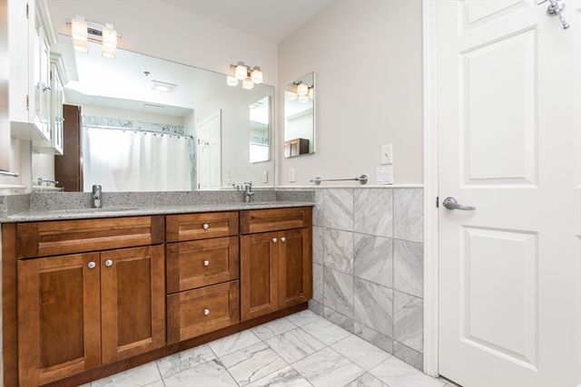 110-112 Cypress St 212, Brookline, MA 02445