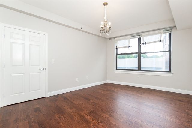110-112 Cypress St 212, Brookline, MA 02445