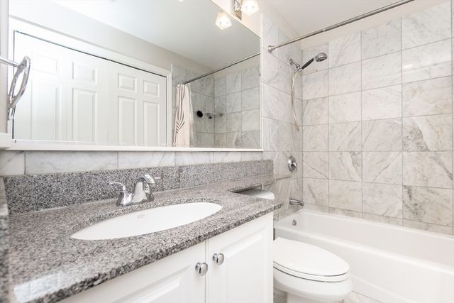 110-112 Cypress St 212, Brookline, MA 02445