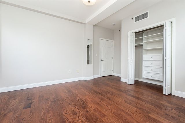 110-112 Cypress St 212, Brookline, MA 02445