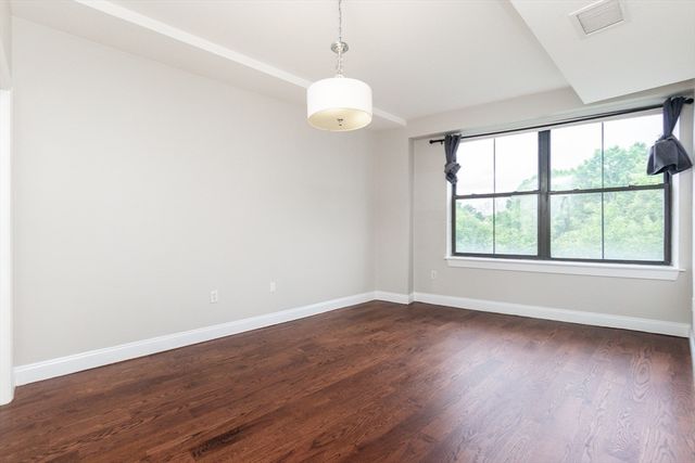 110-112 Cypress St 212, Brookline, MA 02445