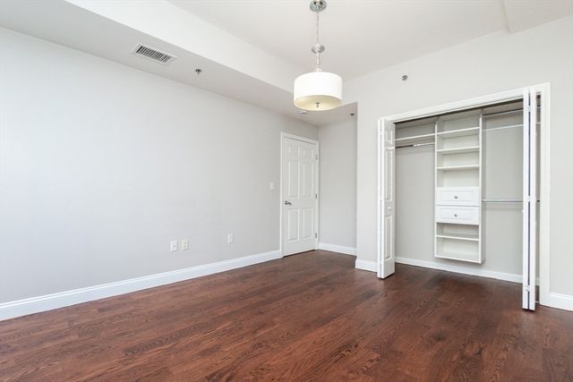 110-112 Cypress St 212, Brookline, MA 02445
