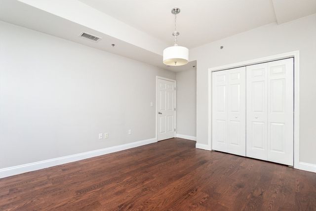 110-112 Cypress St 212, Brookline, MA 02445