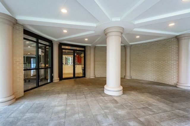 110-112 Cypress St 212, Brookline, MA 02445