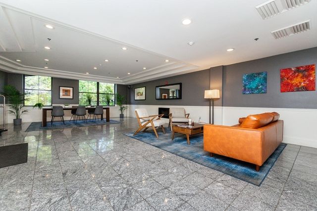 110-112 Cypress St 212, Brookline, MA 02445