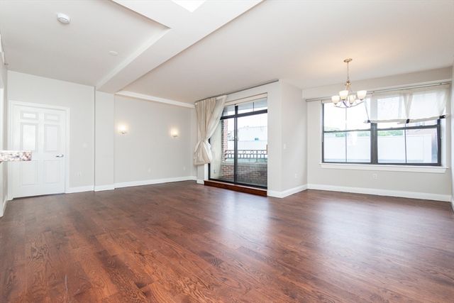 110-112 Cypress St 212, Brookline, MA 02445