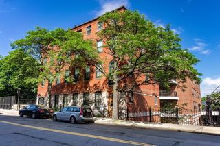 110-112 Cypress St 212, Brookline, MA 02445